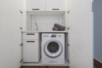 Architects Urban Retreat In Malvern - Lismore Accommodation 5