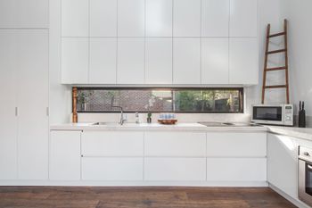 Architects Urban Retreat In Malvern - Lismore Accommodation 4