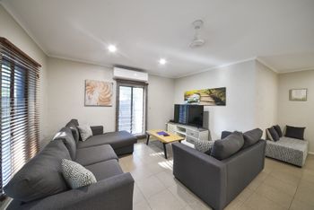 Seaclusion - Lismore Accommodation 1