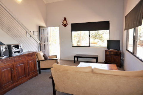 Ningaloo Breeze Villa 10 - Lismore Accommodation 2