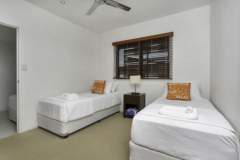 Beachfront Apartment With Ocean View - 4 - Lismore Accommodation 6