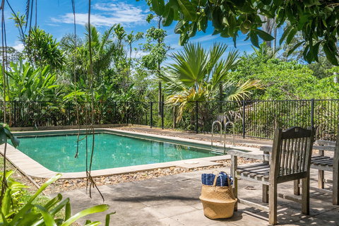 Your Luxury Escape - Cedar View - Lismore Accommodation 2