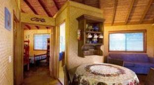 Straddie Bungalows - Lismore Accommodation 1