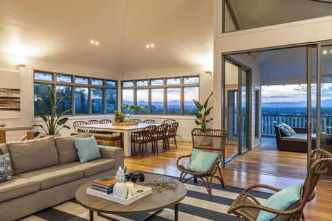 Vantage Over Byron - Lismore Accommodation 2