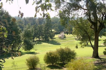 Commercial Golf Resort - Lismore Accommodation 1