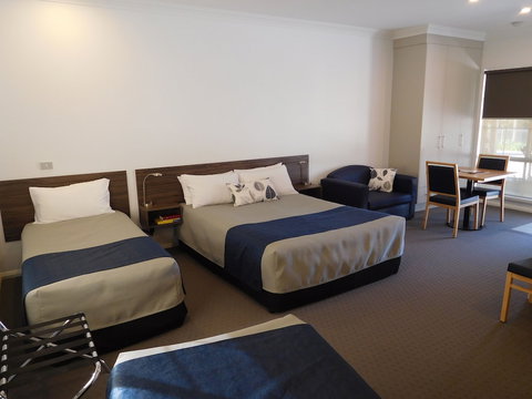 Commercial Golf Resort - Lismore Accommodation 6