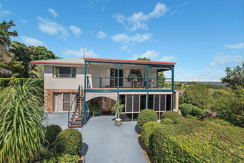 Artisan Spa Views - Lismore Accommodation 3