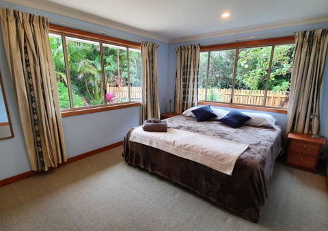 Artisan Spa Views - Lismore Accommodation 5