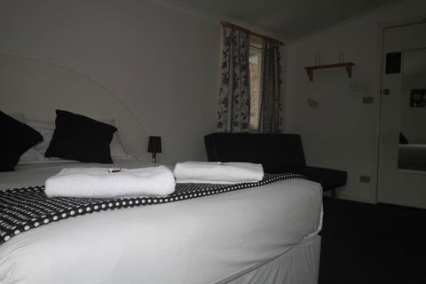 Black Bear Inn - Lismore Accommodation 6