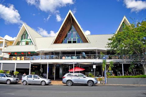 Airlie Waterfront Accommodation - Lismore Accommodation 0