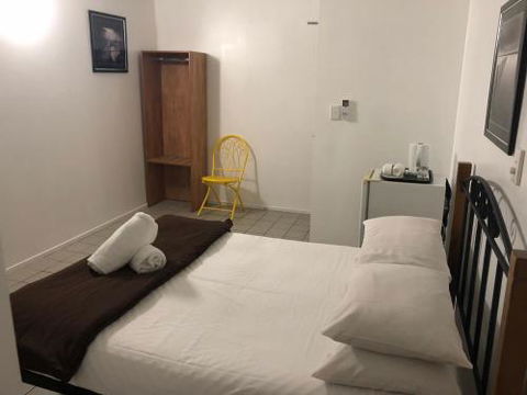 Airlie Waterfront Accommodation - Lismore Accommodation 4