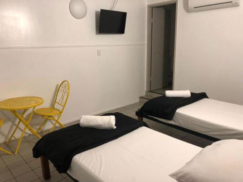 Airlie Waterfront Accommodation - Lismore Accommodation 1