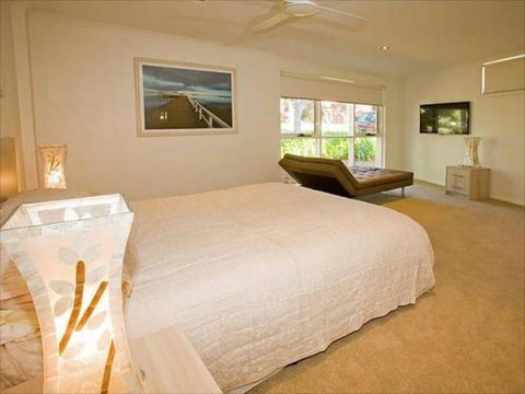 Phillip Island Accommodation - Lismore Accommodation 6