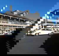 The Clifton  Grittleton Lodge - Lismore Accommodation