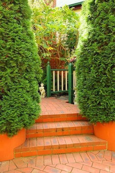 Mary Card's Coach House - Lismore Accommodation 2