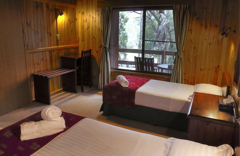 Granite Belt Brewery Retreat - Lismore Accommodation 4