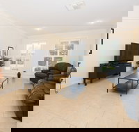 Colonial Court Villas