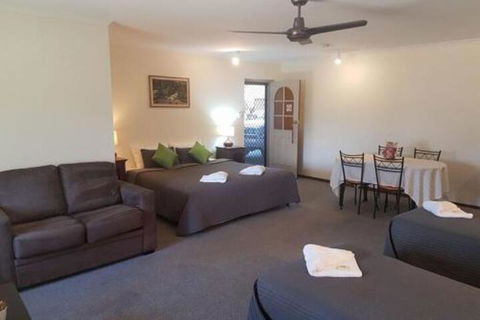 Beachport Motor Inn - Lismore Accommodation 0