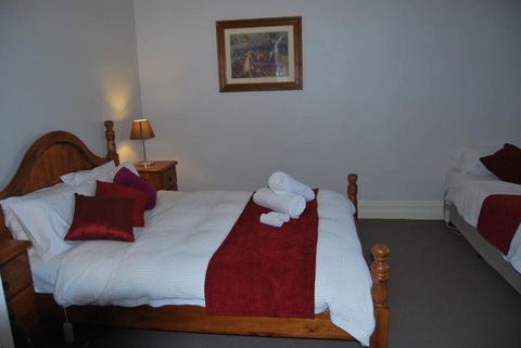 Jacaranda Cottage - Lismore Accommodation 4