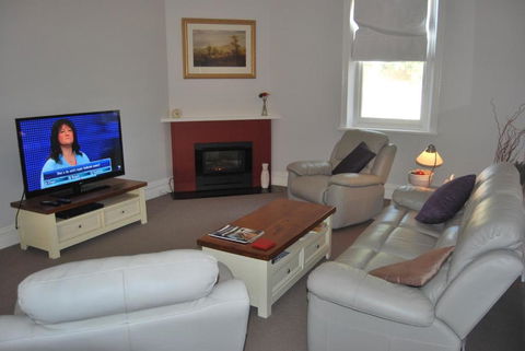 Jacaranda Cottage - Lismore Accommodation 1