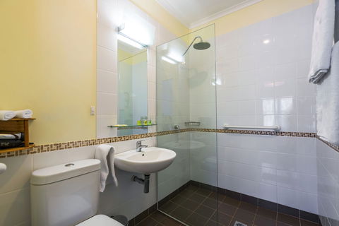Ashdowns Of Dover B&B - Lismore Accommodation 4