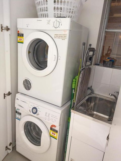 North Melbourne Retreat - Lismore Accommodation 1