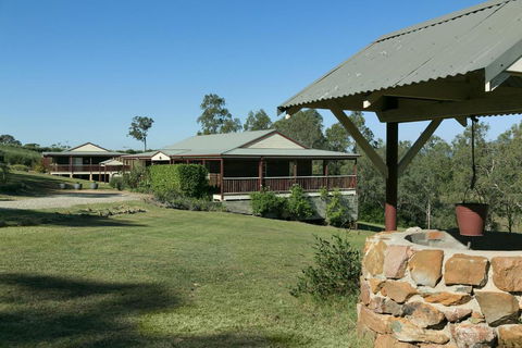 North Lodge Cottages - Lismore Accommodation 5