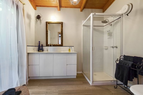 Gembrook Cottages - Lismore Accommodation 3