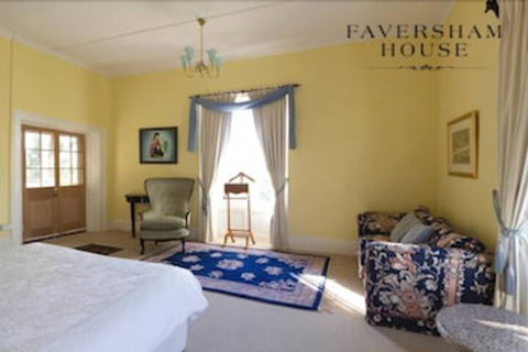 Faversham House - Lismore Accommodation 3