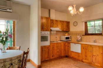 Country Pleasures B&B - Lismore Accommodation 6
