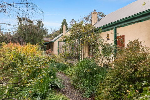 Country Pleasures B&B - Lismore Accommodation 5