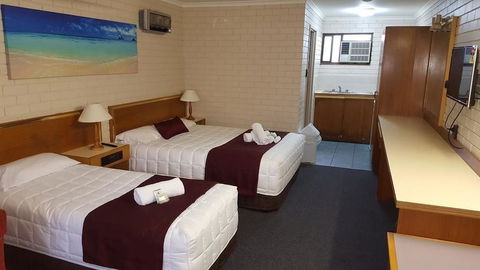 Tabourie Lake Motel - Lismore Accommodation 4