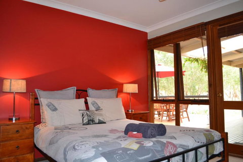 Friends At McLaren Vale - Lismore Accommodation 3