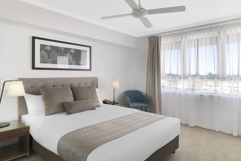 Oaks Mackay Carlyle Suites - Lismore Accommodation 4