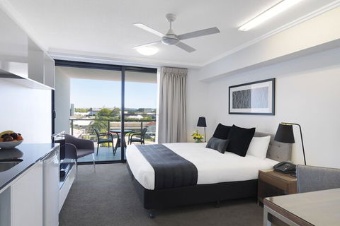 Oaks Mackay Carlyle Suites - Lismore Accommodation 5