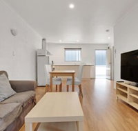 Adelaide Holiday Homes - Lismore Accommodation