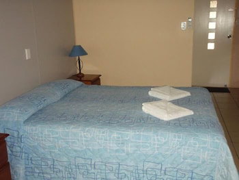 Gladstone Village Motel - Lismore Accommodation 1