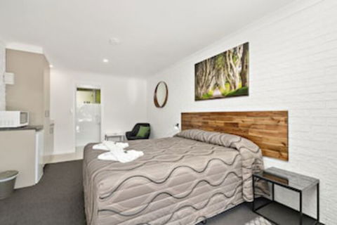 Beachmere Palms Motel - Lismore Accommodation 0
