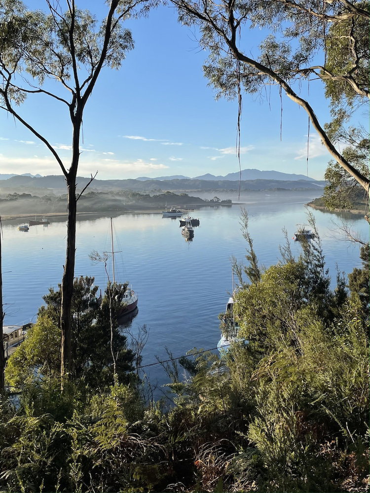 Strahan TAS Lismore Accommodation
