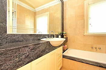 ABC Accommodation - Rosebud - Lismore Accommodation 3