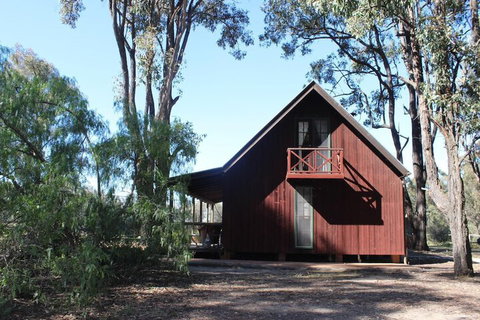 Krinklewood Cottage & Train Carriages - Lismore Accommodation 5