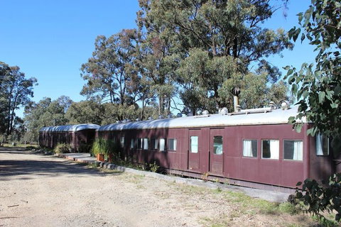 Krinklewood Cottage & Train Carriages - Lismore Accommodation 3
