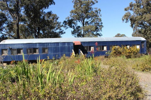 Krinklewood Cottage & Train Carriages - Lismore Accommodation 6