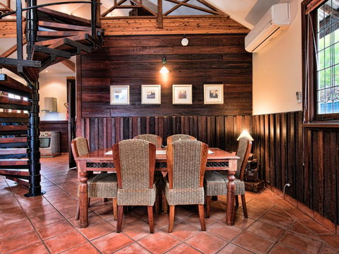 Oak Tree Barn Bridgetown - Lismore Accommodation 1