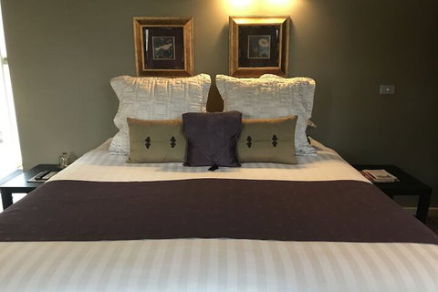 Spa Suites At Raven - Lismore Accommodation 5