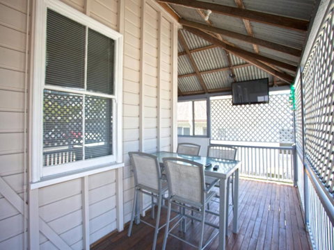 CBD Holiday Home - Lismore Accommodation 3