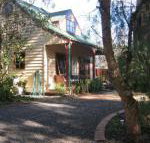Ballarat cottages incorporating yarrowee cottage  Admirals cottage - Lismore Accommodation