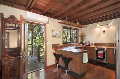 Buddha's Bungalow - Lismore Accommodation 1