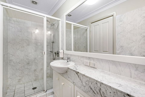 ULTIQA Rothbury Hotel - Lismore Accommodation 5