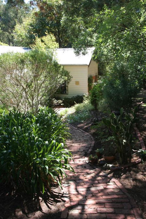 Belgrave Hideaway - Lismore Accommodation 3